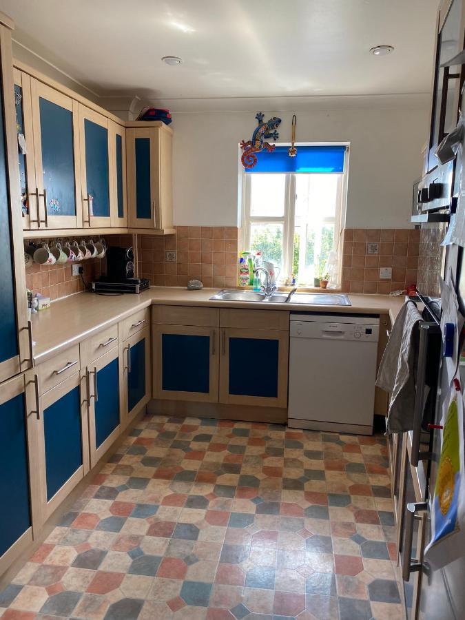 Private Room In Family Home Μπόρνμουθ Εξωτερικό φωτογραφία